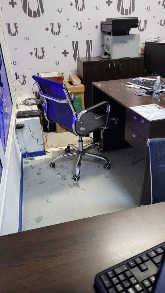 WalterVuotoTDF's tweet photo. Expresamos nuestro repudio a los actos de vandalismo perpetrados durante la madrugada del domingo en las oficinas de Tarjeta +U ubicadas en Roca 230. https://t.co/ajFn3XsGmM
