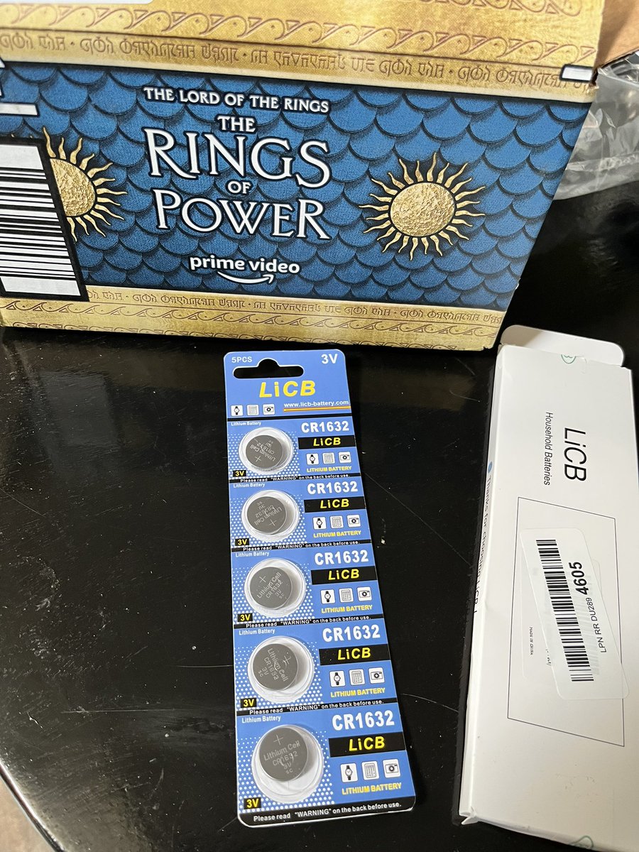 xDonNathan's tweet photo. I ordered these batteries from Amazon and they delivered them in an appropriate box. #RingsOfPower https://t.co/TTABxRrHrz