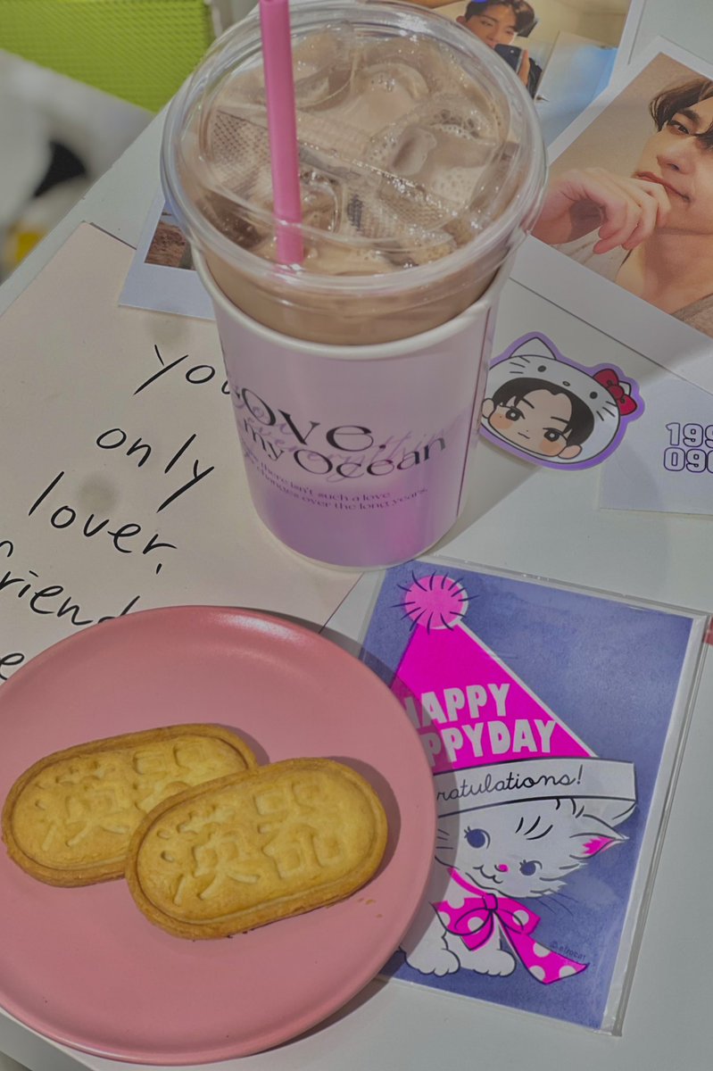 0906RB's tweet photo. 이벤트 기간동안 판매되는 쿠키와 이벤트 음료인 초코라떼 입니다🍪🍫

#나의여름이_다가온날
#love_my_ocean 

#멋진녀석들 #호령 #Greatguys #horyeong https://t.co/1PSNGrcnWl