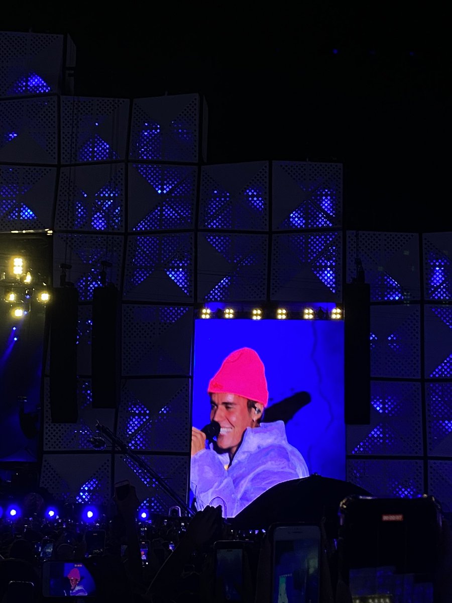biebernovidade's tweet photo. MEU DEUSSSSSS #RockInRio https://t.co/48WgEqkNw3