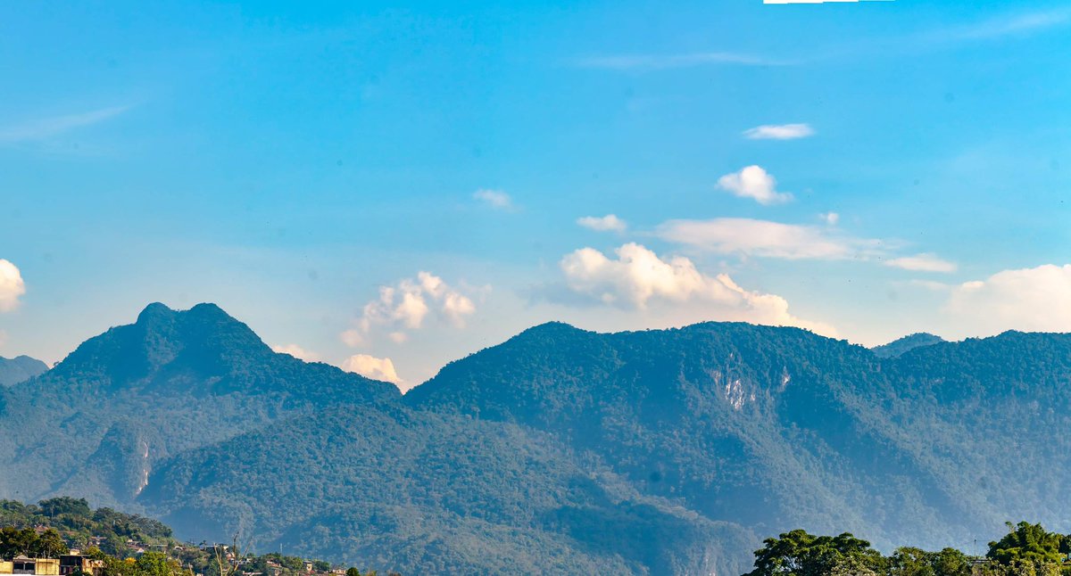 Tingo Maria ciudad de la bella durmiente, puedes descargar la fotografía original en adobe stock