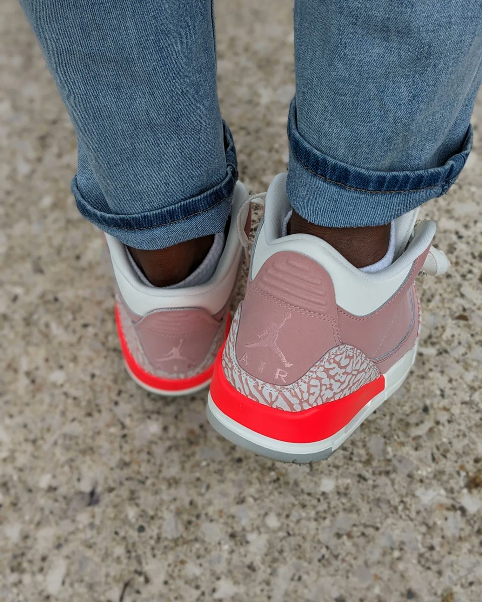 amcmath04's tweet photo. Sunday! #KOTD #Nike #AJ3 #RustPink #SeptemberSoles #ashwithkicks #snkrsliveheatingup #solesnangles #shoessofresh #thesolefirm #respectherstyle #blackgirlsneakerjoy #blackchickinkicks #sneakersisterhood #wearyoursneakers #girlwholovesneakers #yoursneakersaredope https://t.co/dopgW9IkYc