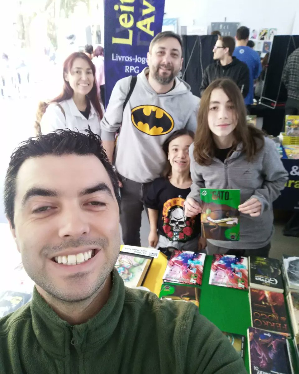 portalhqs's tweet photo. 🛒As #vendas continuam para todos os gostos🛍️
#Entretenimento #PortalEntretenimento #evento #comicconrs #quadrinhos #hq #hqs #Cyberpunks #OGato #SelenaeCorujaNegra https://t.co/hLBCaBiqZc
