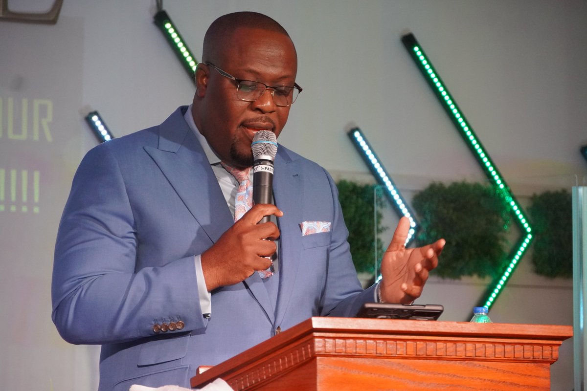 TDG_DE_MIRAMAR's tweet photo. UNE NOUVELLE MENTALITE POUR UNE NOUVELLE DIMENSION!!!!! | @TDG_DE_MIRAMAR |09/04/2022| #GodFirst #legliz #haitianchurch #GloireADieu #SundayService #JesusLovesYouSoMuch #Bondye #bénisseleseigneur #TDG #Tabernacle #changeyourmindset #Godturneditaround #somethingnew #RecieveIt https://t.co/rey7nPTtOf