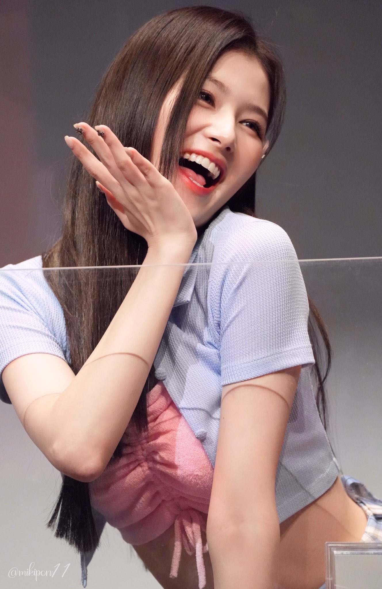 かわにしみき みきぽん こちらが人類ホイホイで生まれながらにアイドルのtwiceサナさんです どうぞお納めください 트와이스 Twice Talkthattalk Between1and2 사나 Sana サナ とにかく可愛い湊﨑 T Co Tybatv5sg5 Twitter