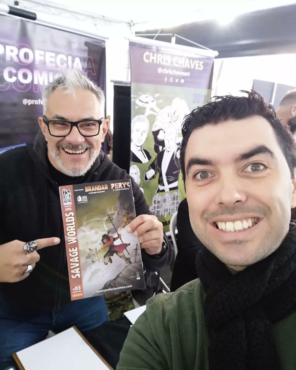 portalhqs's tweet photo. 👏🏻 Além de agradecer a parceria de mesa do @rodrigobscop_escritor e @eduzuchi🤩
#Entretenimento #PortalEntretenimento #evento #comicconrs #quadrinhos #hq #hqs https://t.co/h0XpBXtCeo
