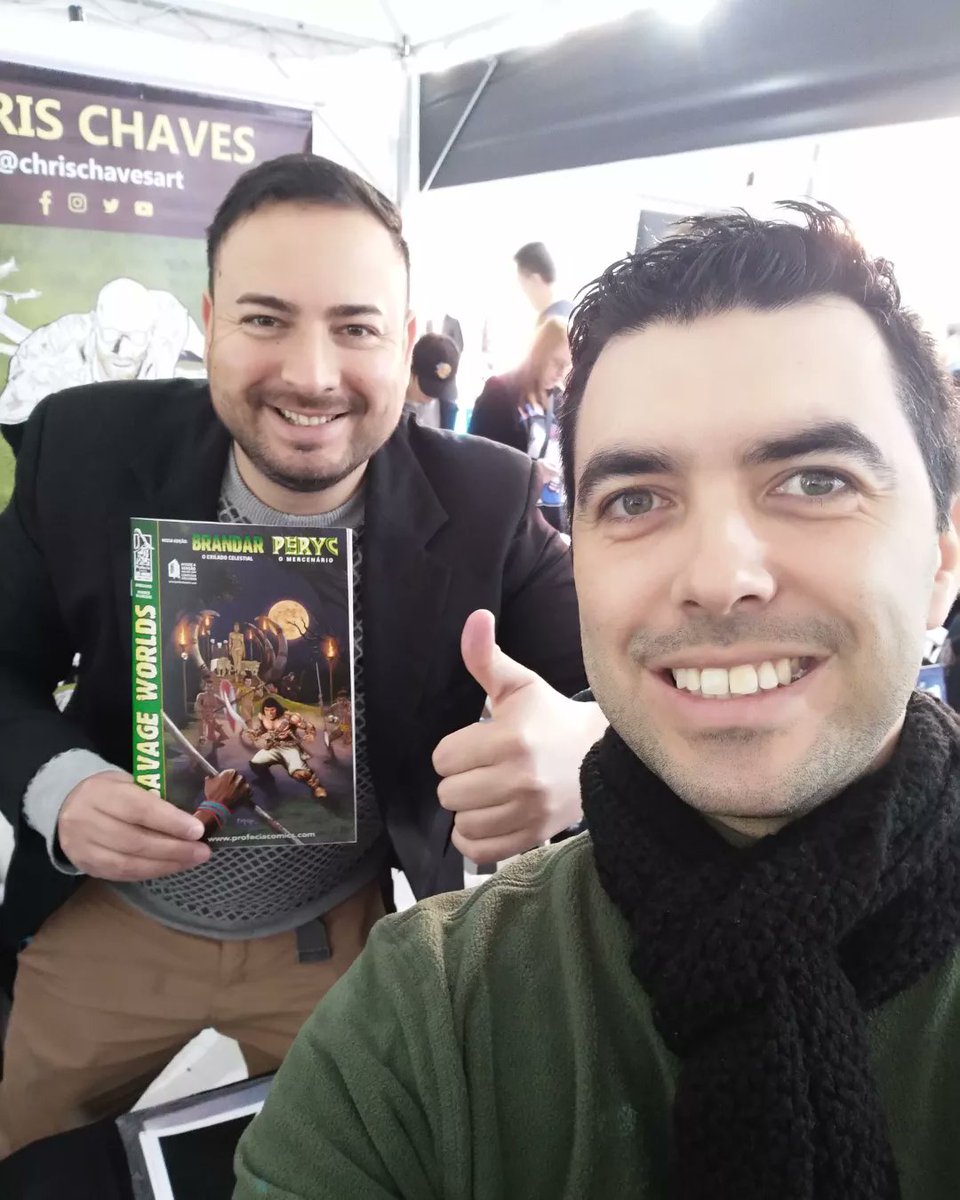 portalhqs's tweet photo. 👏🏻 Além de agradecer a parceria de mesa do @rodrigobscop_escritor e @eduzuchi🤩
#Entretenimento #PortalEntretenimento #evento #comicconrs #quadrinhos #hq #hqs https://t.co/h0XpBXtCeo