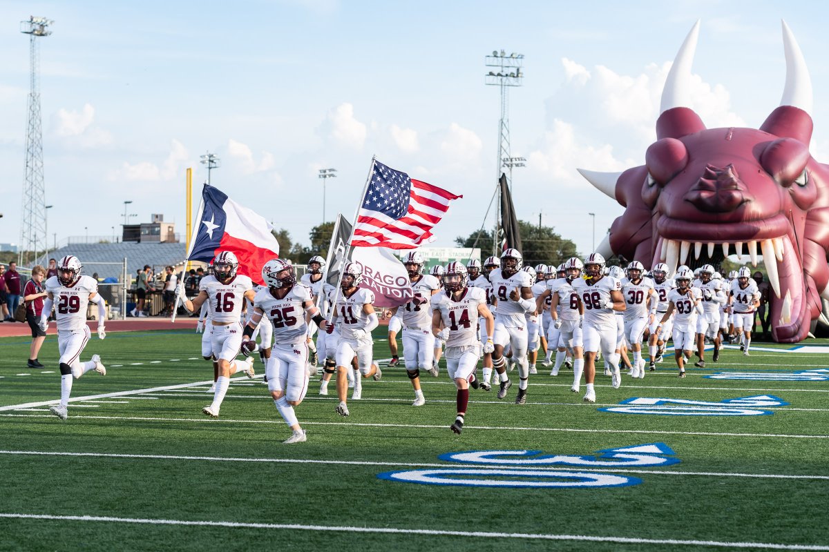 Round Rock won 52-31 over SA Reagan at Comalander Stadium in San Antonio on September 2, 2022. @roundrockfb @dragonnationrr @flxatx <a href="/varsity_news/">Varsity News</a> @fanstandatx