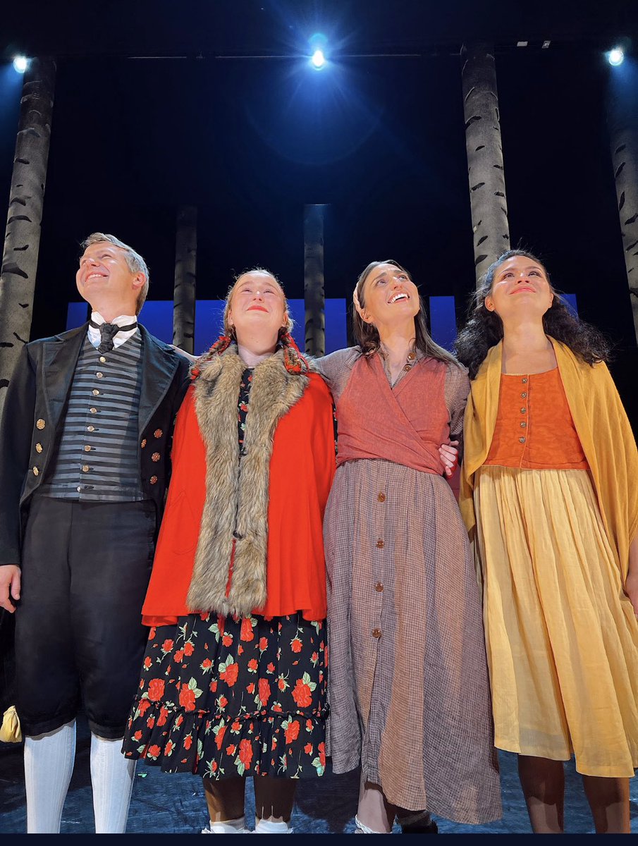 How did I get so lucky? Honored to be followed by the great @Staneknyc Thanks and so long <a href="/ITWBroadway/">Into the Woods on Broadway</a> <a href="/SaraBareilles/">Sara Bareilles</a> @Phillipasoo <a href="/julialester/">Juj</a>