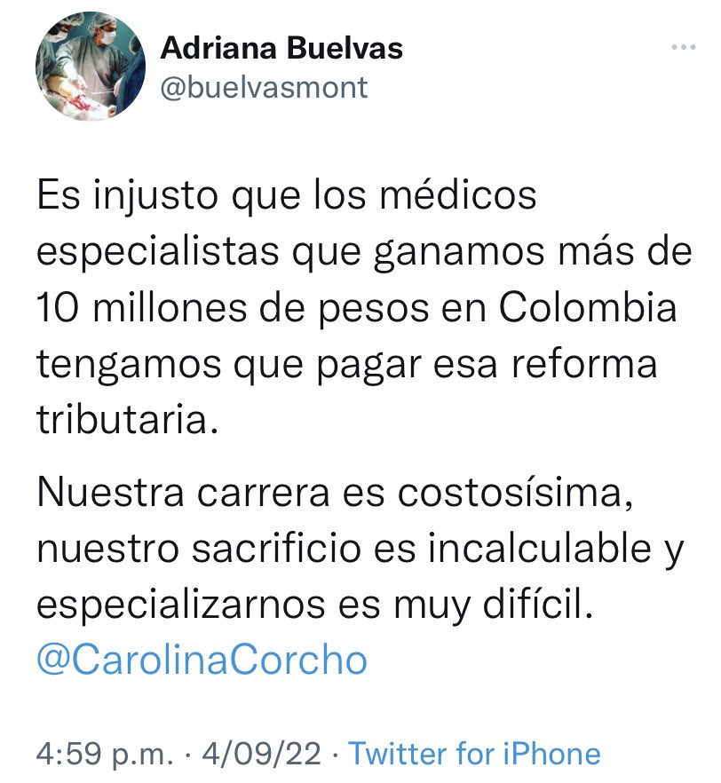 Danielbricen's tweet photo. Médico invitando a votar por Petro // Médico quejándose de su propio voto por Petro https://t.co/X4gOg9kpgT