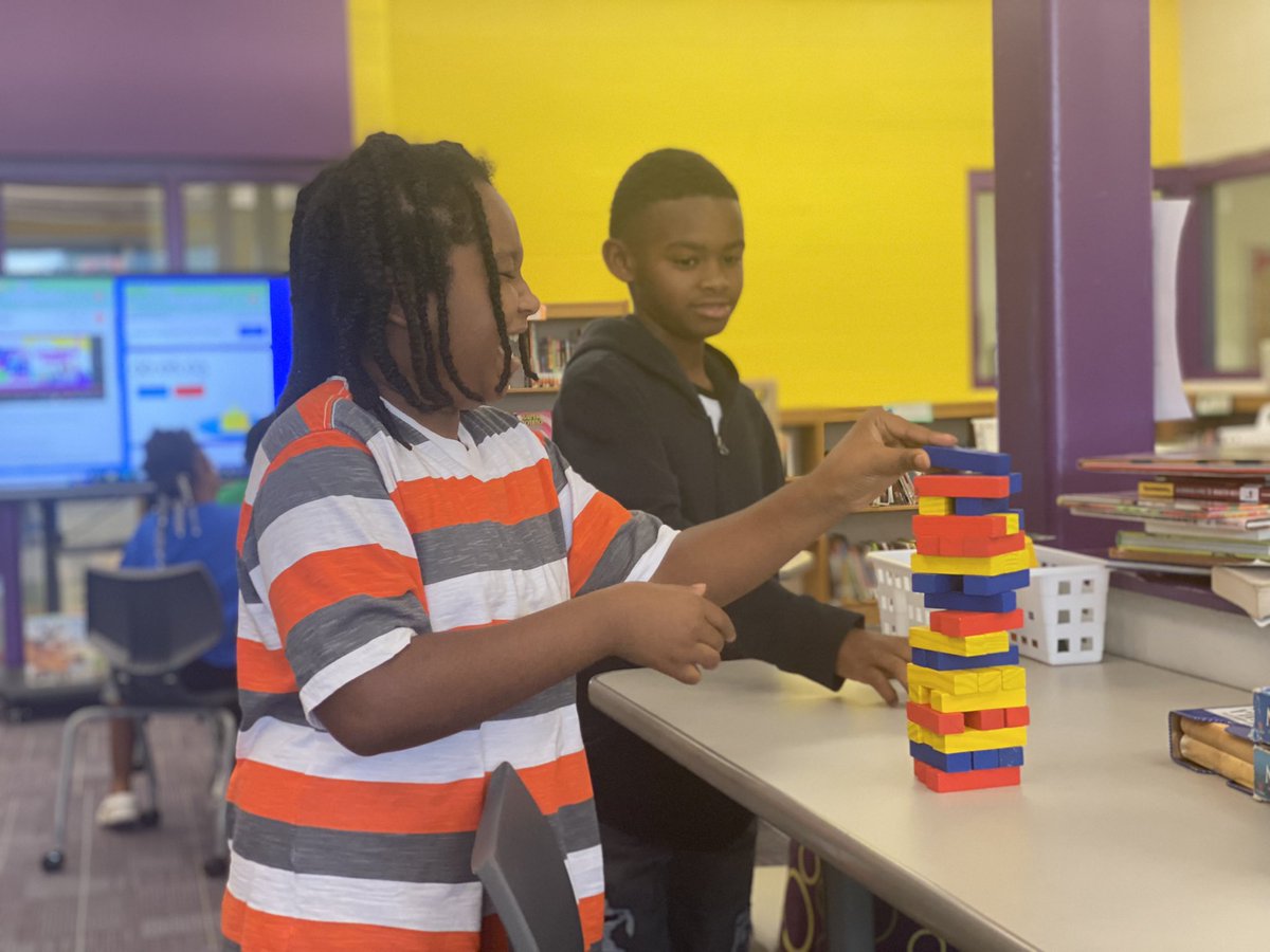 LaKeitha_Brooks's tweet photo. Teaching #softskills though #boardgames and #puzzles The power of the library. #NotAClassAResource #hubofgrowth #schoollibraries https://t.co/2UiPcFYjW4