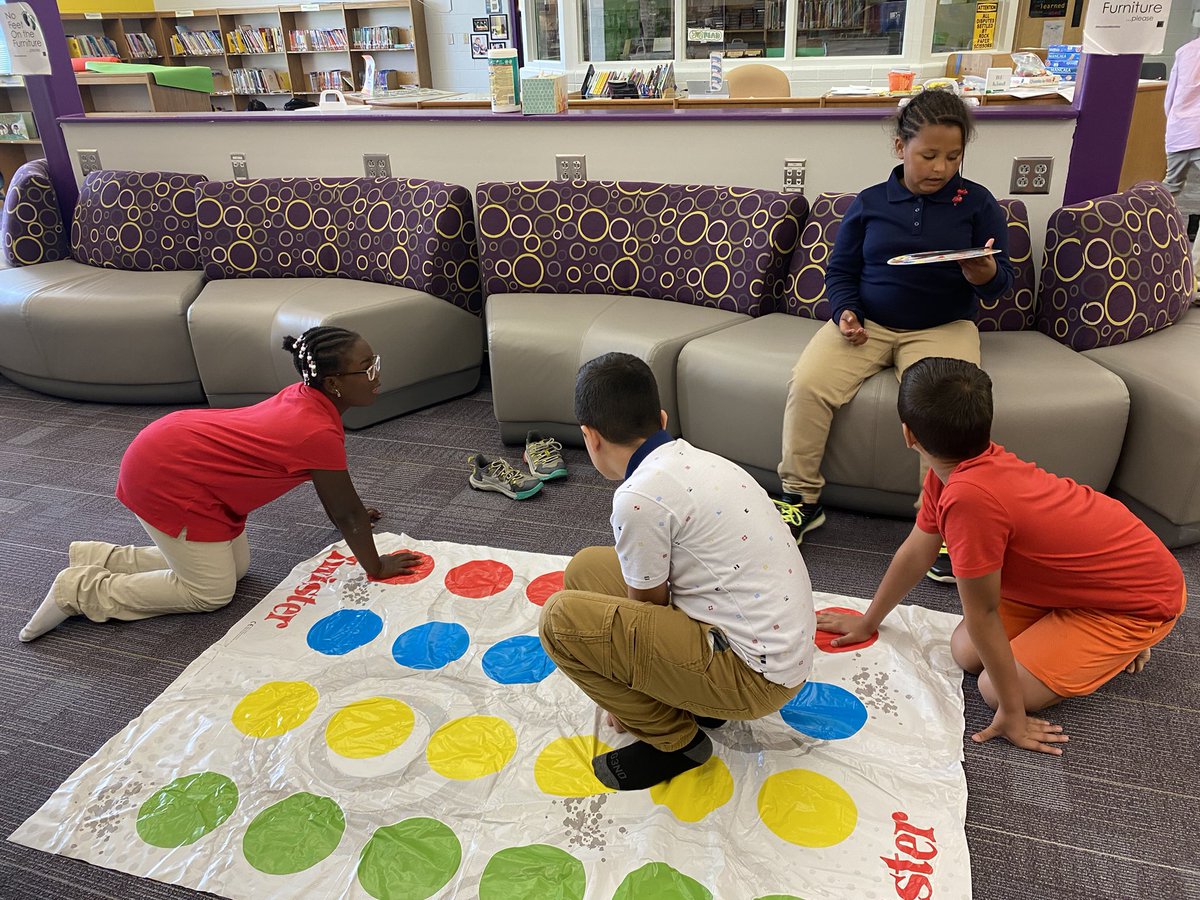 LaKeitha_Brooks's tweet photo. Teaching #softskills though #boardgames and #puzzles The power of the library. #NotAClassAResource #hubofgrowth #schoollibraries https://t.co/2UiPcFYjW4