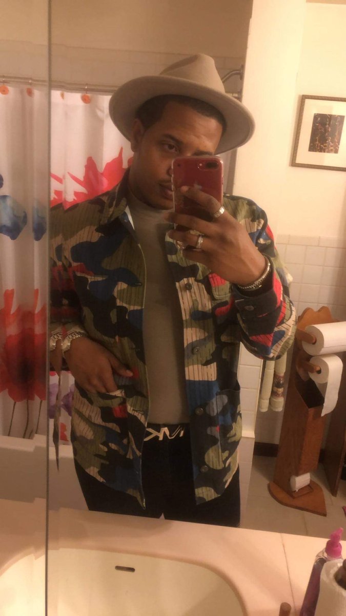 IBoulevardez's tweet photo. A Year Ago 🥰❤️💪🏽#IStillGetAskedForID #Stylist #ChicagoDesigner https://t.co/1FqWx988Sn