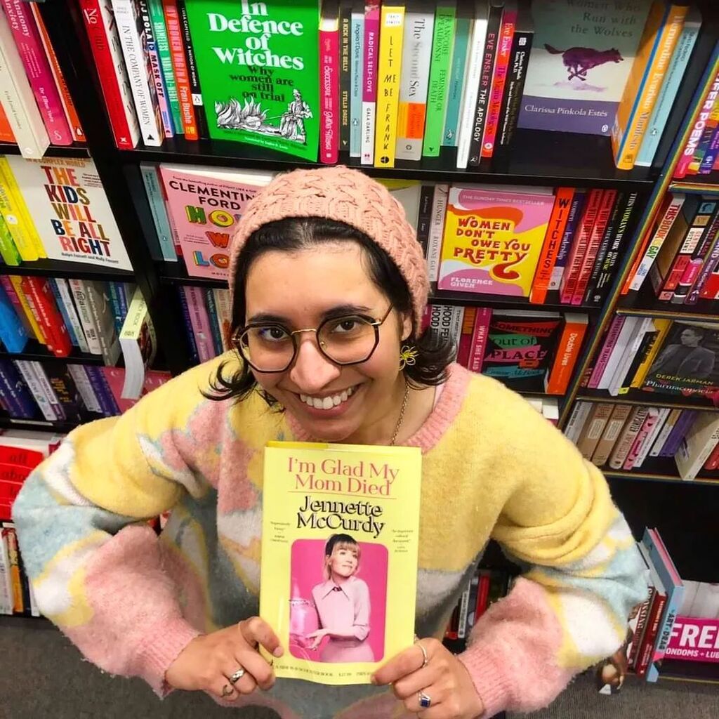 unitybookswgtn's tweet photo. Treat your shelf to Jennette McCurdy's unflinching and darkly hilarious journey from child star to iCarly superstar as she navigates her complex relationship with her mother.
I'm Glad My Mom Died $65
#simonandschuster
#jenettemccurdy https://t.co/58nm6HafoT https://t.co/Mdx4vhMYNB