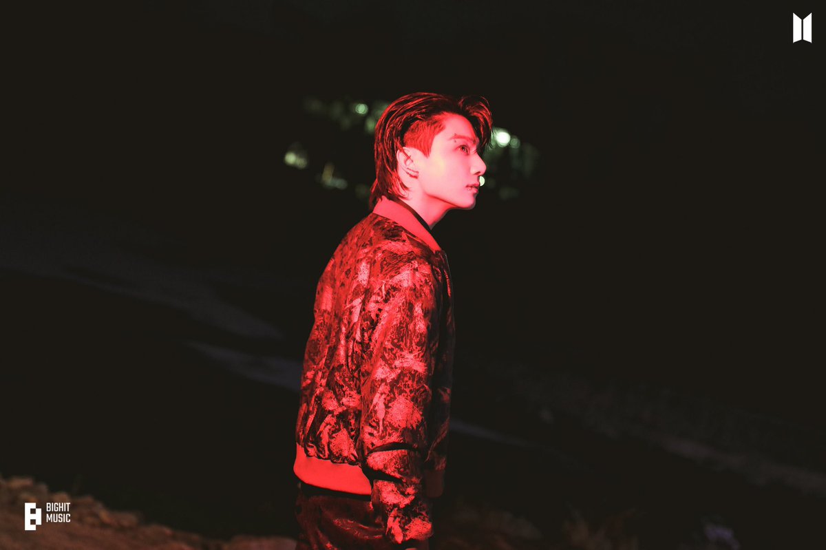 ㅤ

He's a saint with the lips of a sinner. He's an angel with a devilish kiss.          

ㅤㅤㅤㅤ