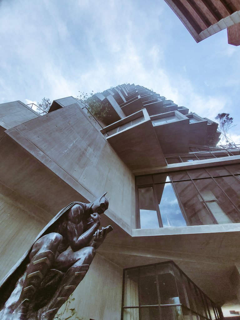 javillorca's tweet photo. Quito is a city slowly changing its landscape with new buildings like #Iqon (the tallest in town). It's a structure that definitely breaks with tradition. You may like it or not, but it will surely catch your eye. #TheWorldHasChanged https://t.co/ouz17WPdqH