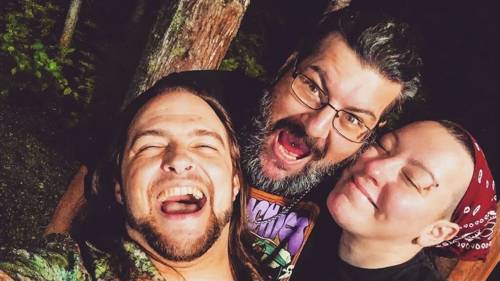 AdamTheAlien's tweet photo. Currently having a wonderful weekend out camping with some powerfully pleasant people! #selfie #summer #camping #love #anakalypse #TheeBrandX #AdamTheAlien #polycule #Washington #latergram https://t.co/JqRPd6KbQX https://t.co/k2AqOfldbv