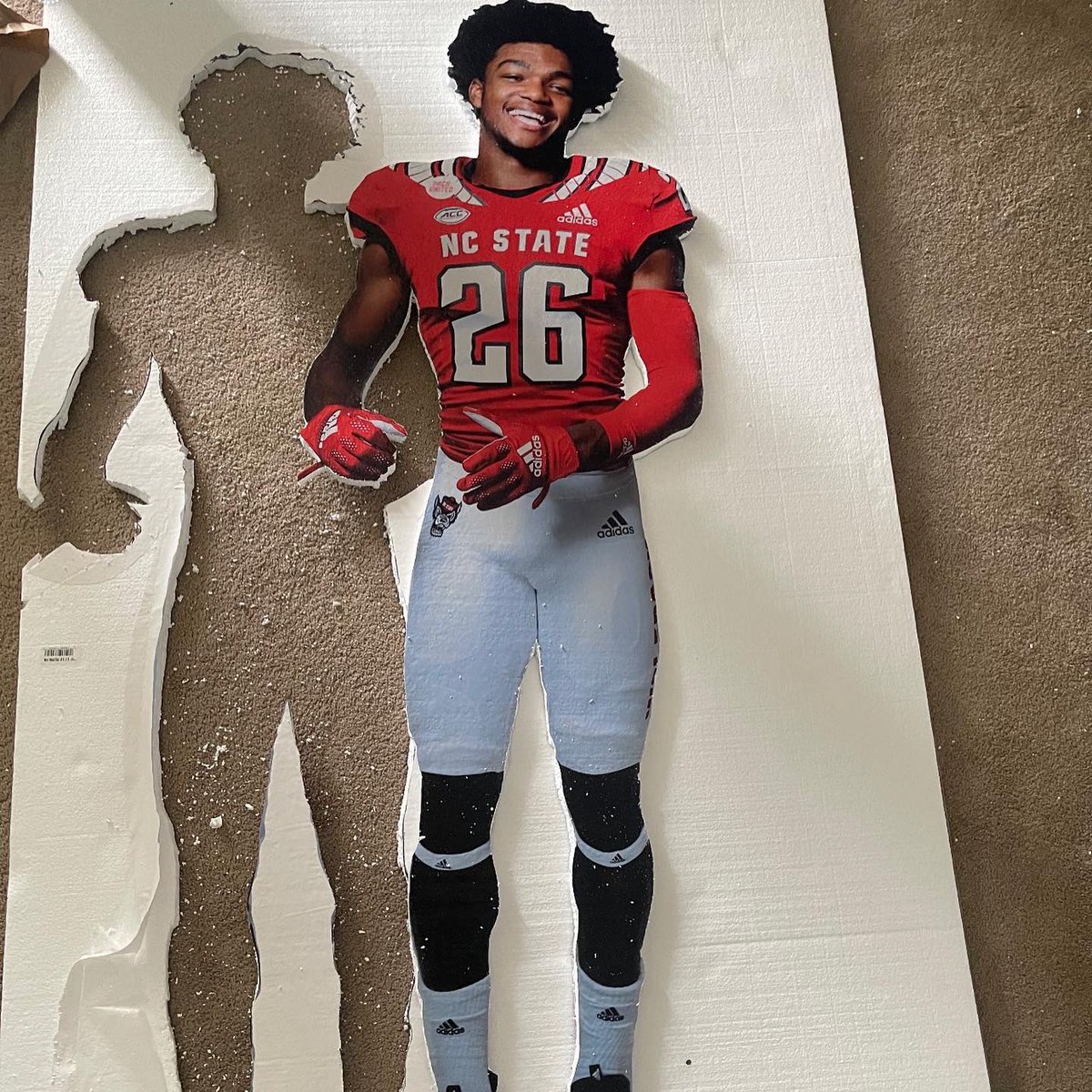 CoachRodEeee's tweet photo. Oh yeah we doing the vinyl cut outs &amp; the Big heads too 🔥🔥🔥 Make sure you get at me &amp; we got you. #E3Tees #CustomTees #CutOuts #Flyers #Pressure #HeatMaker @DeNiroTrain https://t.co/CajcwtPE2w