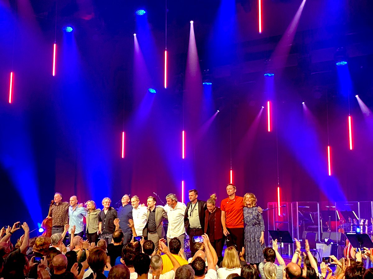 J (@ginsoakedbloke) on Twitter photo A once in a lifetime experience, never to be forgotten. The Barbican has basically been home for the last five nights. Loved every second. Thank you, Neil and co! <a href="/divinecomedyhq/">The Divine Comedy</a> <a href="/BarbicanCentre/">Barbican Centre</a> A once in a lifetime experience, never to be forgotten. The Barbican has basically been home for the last five nights. Loved every second. Thank you, Neil and co! <a href="/divinecomedyhq/">The Divine Comedy</a> <a href="/BarbicanCentre/">Barbican Centre</a>