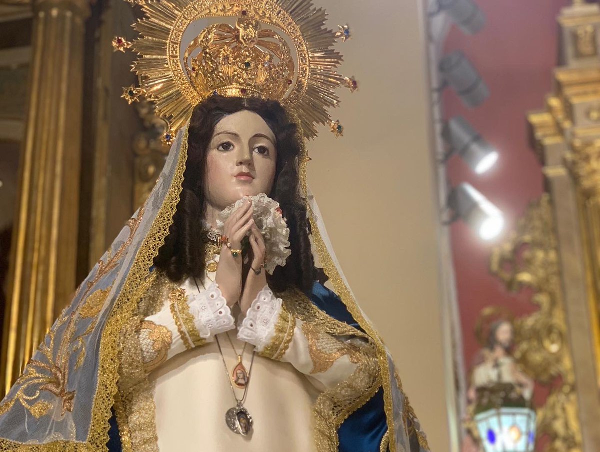 P_Valmojado's tweet photo. Esta tarde hemos acompañado a nuestra Virgen de la Misericordia en procesión por las calles de nuestro pueblo. 

Protege, Madre, a este Pueblo, a esta Parroquia, a su Hermandad y a la #ARCPirotecnicaLaAlegría 

¡Viva la Virgen de la Misericordia! ¡Viva la Piro! ¡Viva Valmojado! https://t.co/Mbd3VwfSGl
