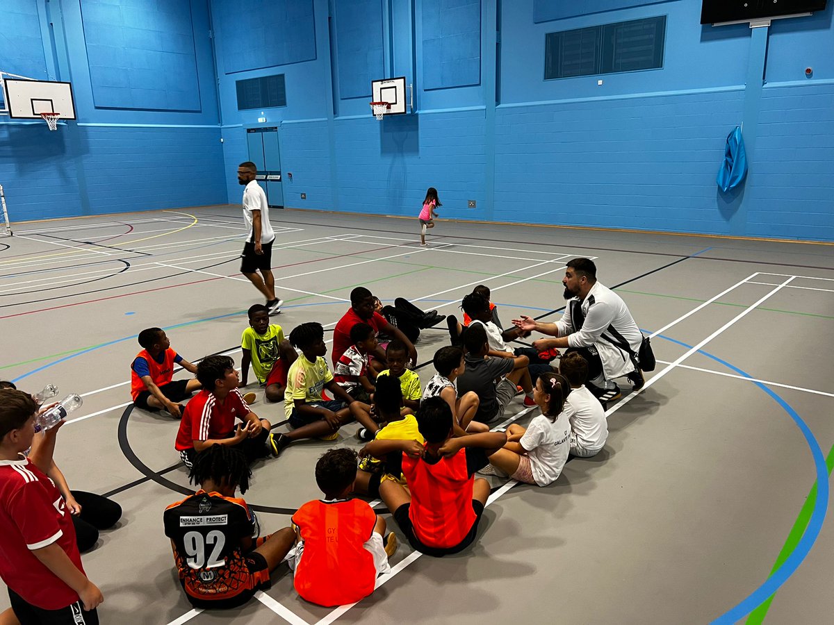 GyFutsal's tweet photo. Part of @MarinaCentre_GY Gala Weekend, we had the pleasure to host a in house exhibition match followed by an Open Youth Taste Session! Bring Futsal to @greatyarmouthbc 🤞🙄
Let's work together and make this happen 🙏 @NorfolkCountyFA @gysport_leisure @GYMercury @EastCoast_Coll https://t.co/RkPWgdt3Vi