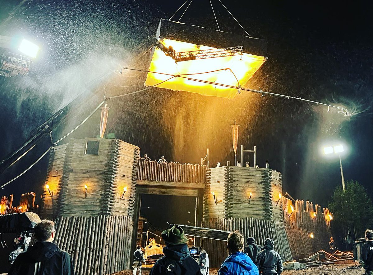 JuttaFreudig's tweet photo. #MusketeersEurope Filming #RedSonja #RedSonjaMovie👩🏽🦰 in #Bulgaria 🇧🇬 Impressive #Set #Fortress #SetDesign #HyrkanianForest #SetLocations #LukePasqualino #lucapasqualino #OsinTheUntouched #LucaLundi https://t.co/UQoDdRGXol