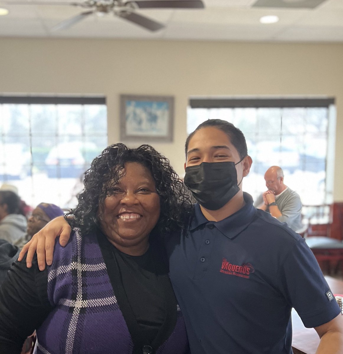 RGAPMobileLive's tweet photo. #AhaMoment: When you meet-up w/staff/friends at a local restaurant & former Ss spot you, come-over & say hello, #Humbly say Ty for all you did to #GetMeThrough, and give you a #BigHug!!! #WhatAnHonor! #ImagineLearningBreakthrough @ImagineLearning #PantherAhas22 @RPHS_Panthers https://t.co/oUXqCzR9PH