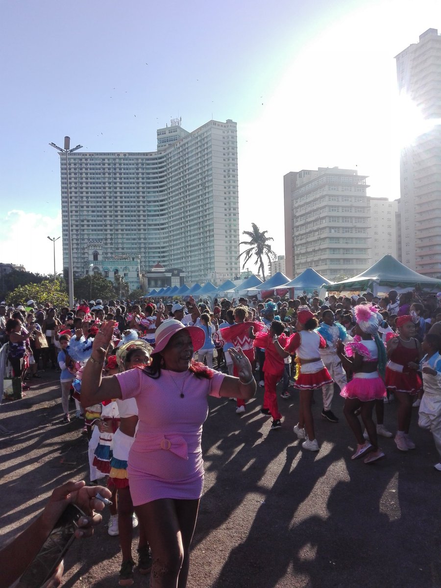 TatianaVieraHe3's tweet photo. Ha iniciado la Fiesta Infantil en La Piragua de #LaHabana , en este #VeranoconTod@s . #CubaViveyCelebra @PresidenciaCuba @AsambleaCuba @gobhabana @torres_iribar @RGZapata500 https://t.co/ZMU52dgu8M