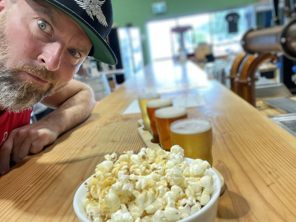 craftbrewjester's tweet photo. Brewstop #62 on the #QuestToBreak75 of #brewquest2022 was #smallblockbrewing #duncan had a 2 new to me brews : Certified lager had a nice lemony kick & Martin Marzen slightly sweet & malty both paired well with my soy sauce popcorn lunch apparently loved in Tokyo Disneyland https://t.co/vgfNgQ2mw6