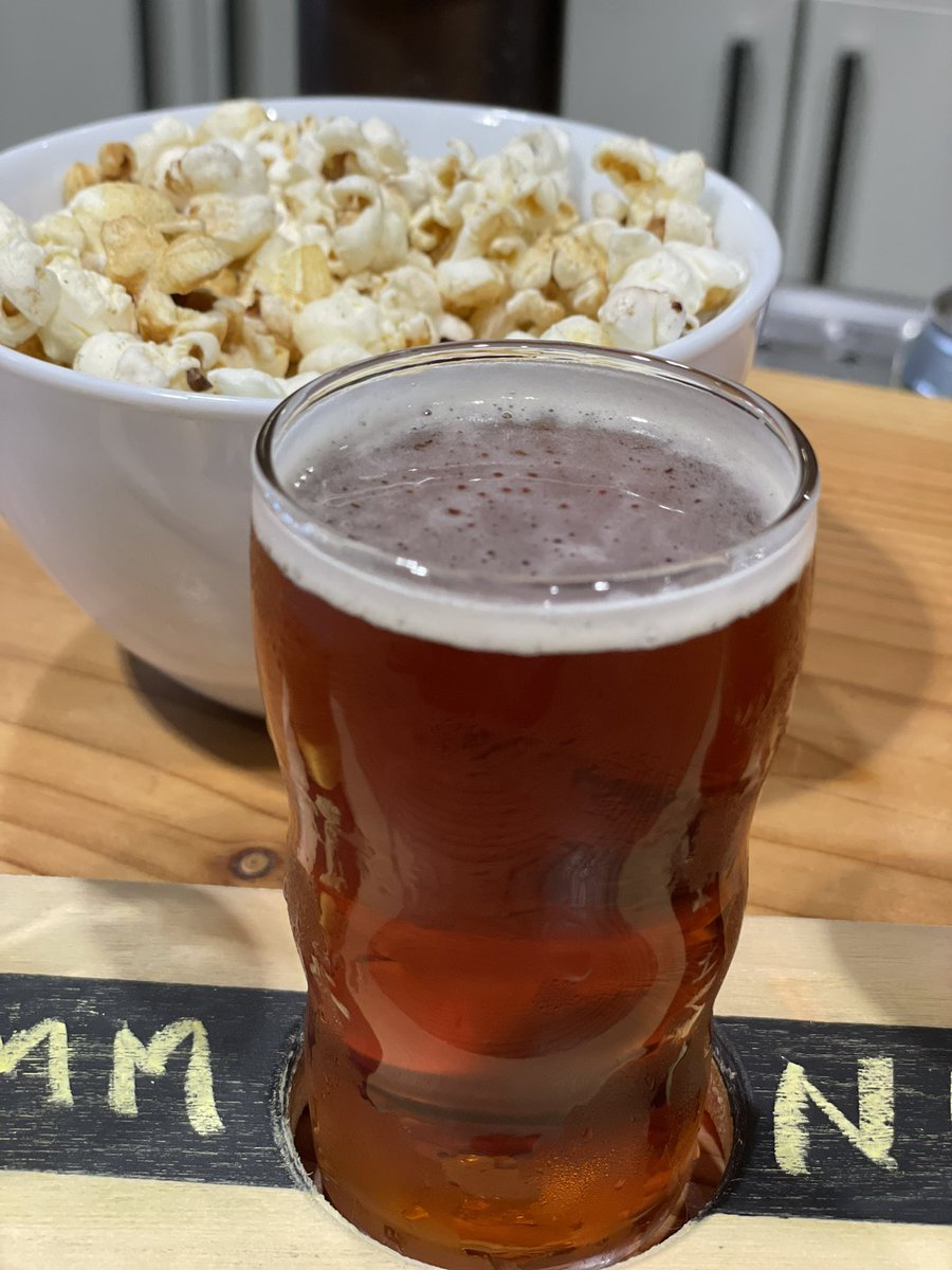 craftbrewjester's tweet photo. Brewstop #62 on the #QuestToBreak75 of #brewquest2022 was #smallblockbrewing #duncan had a 2 new to me brews : Certified lager had a nice lemony kick & Martin Marzen slightly sweet & malty both paired well with my soy sauce popcorn lunch apparently loved in Tokyo Disneyland https://t.co/vgfNgQ2mw6