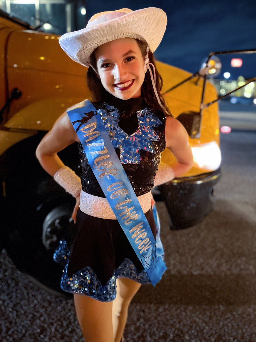 Congratulations to our Silver Dazzler of the Week Bella! Thank you for being such a supportive teammate and for all your hard work! 💙✨