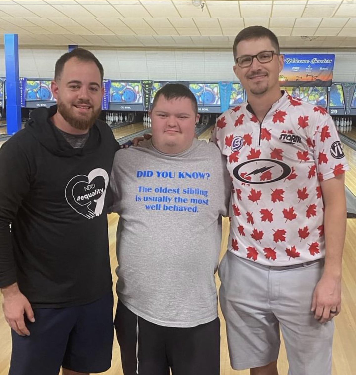 BrianRightNow's tweet photo. My friend Dalton was geeking out that @ramboray was bowling Longview Doubles.

Then at 3am RL and @AnthonySimonsen snap off the title. 
Thanks for taking the time to take some pics with my buddy. https://t.co/IkrJcqlt8o