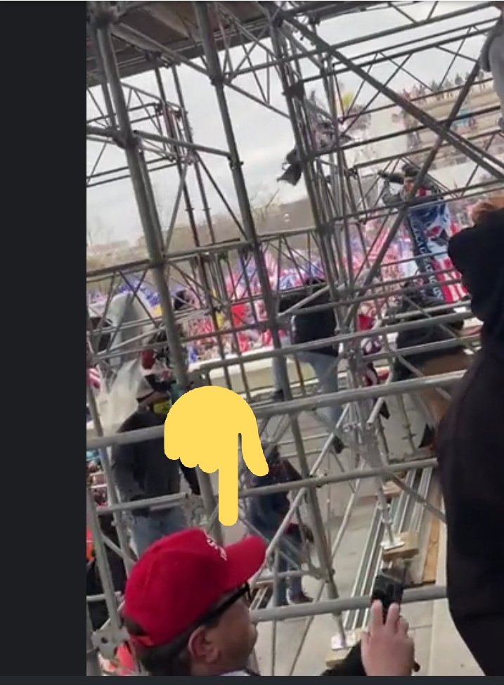Nightvi17337331's tweet photo. @DianthaSol @CMominator What's in the box? 
This is 1 example of opinion= #SWScaffold is a VIP entrance. These guys are the first group up to terr/tunnel &amp; look how far back the sign is on the SW stairs. There's Tina, Blake, Patriot Party. Maybe nothing, but VIP speech seats=VIP observation entrance. https://t.co/OxhfWU97fR