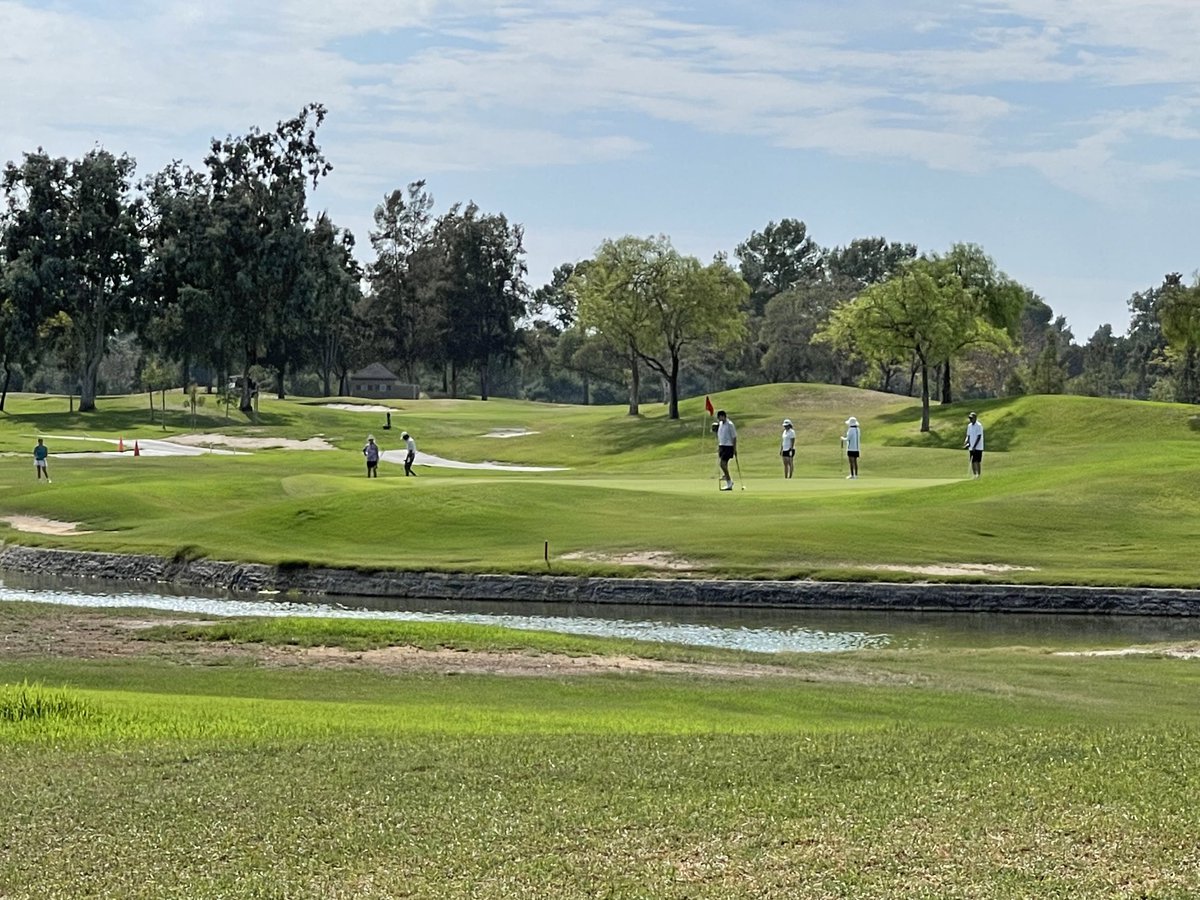 ransomthoughts's tweet photo. When you wonder what’s holding up the golf course, and you see a couple holes ahead. Oh boy. #8some @CharlieRansom4 @barstoolsports @ForePlayPod https://t.co/XgveTdDN2T
