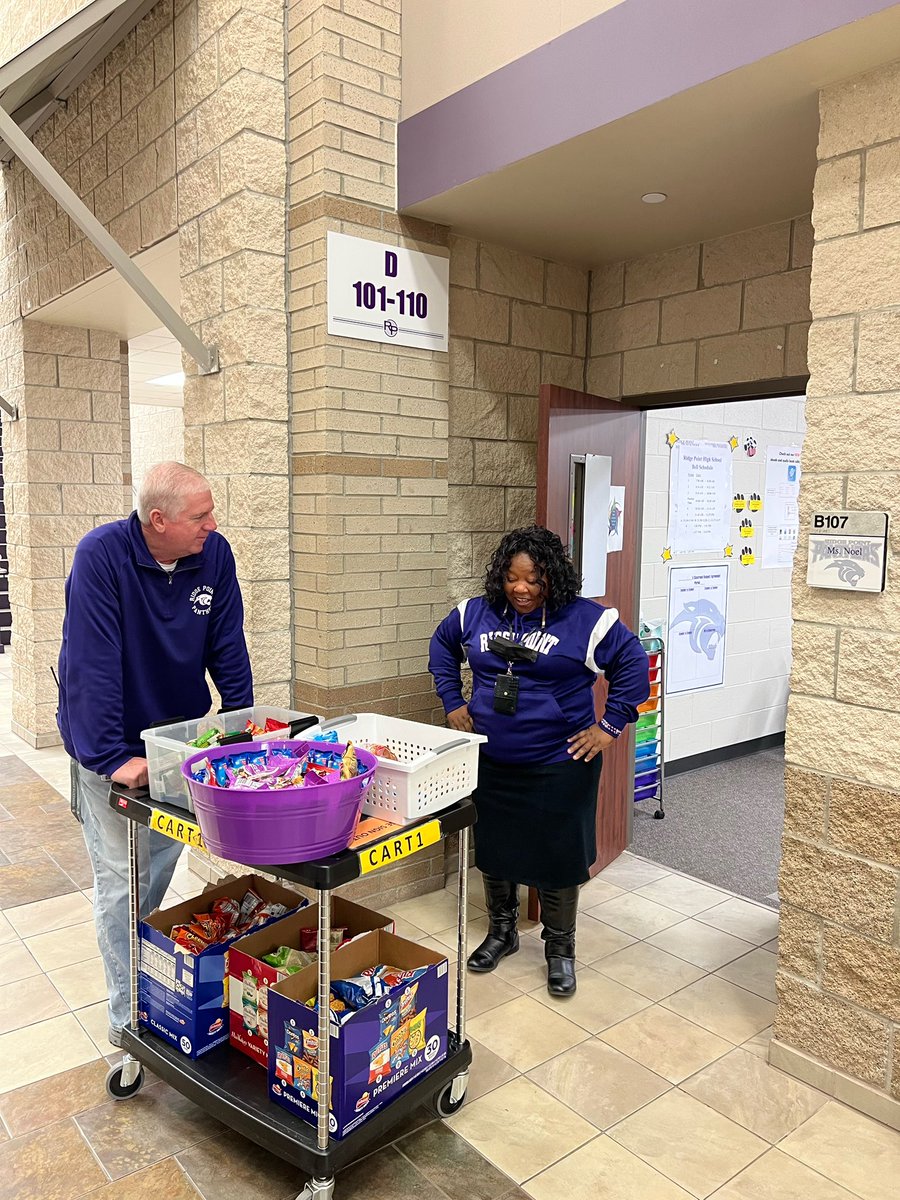 RGAPMobileLive's tweet photo. #AhaMoment: When you hear the #RPHSTreatTrolley coming down #MainStreet and it stops at your door… and Principal Brogan, et. al. says Ty Ms. Noel for #MakingADailyDifference in the lives of our Ss… #ImagineLearningBreakthrough @ImagineLearning #PantherAhas22 @RPHS_Panthers https://t.co/qOHRxeddnl