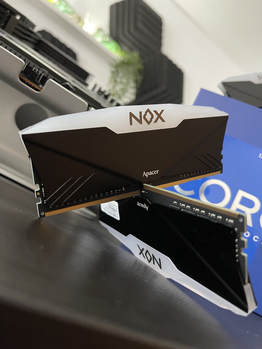 technika_builds's tweet photo. Apacer NOX und der mächtige Intel Core i9 12900K #safewildesprojekt 🤩 @ApacerGlobal @Intel_DE #apacer #noxram #rgbram #inteli9 #i912900K #intel #cpu https://t.co/UTeIchWSdS