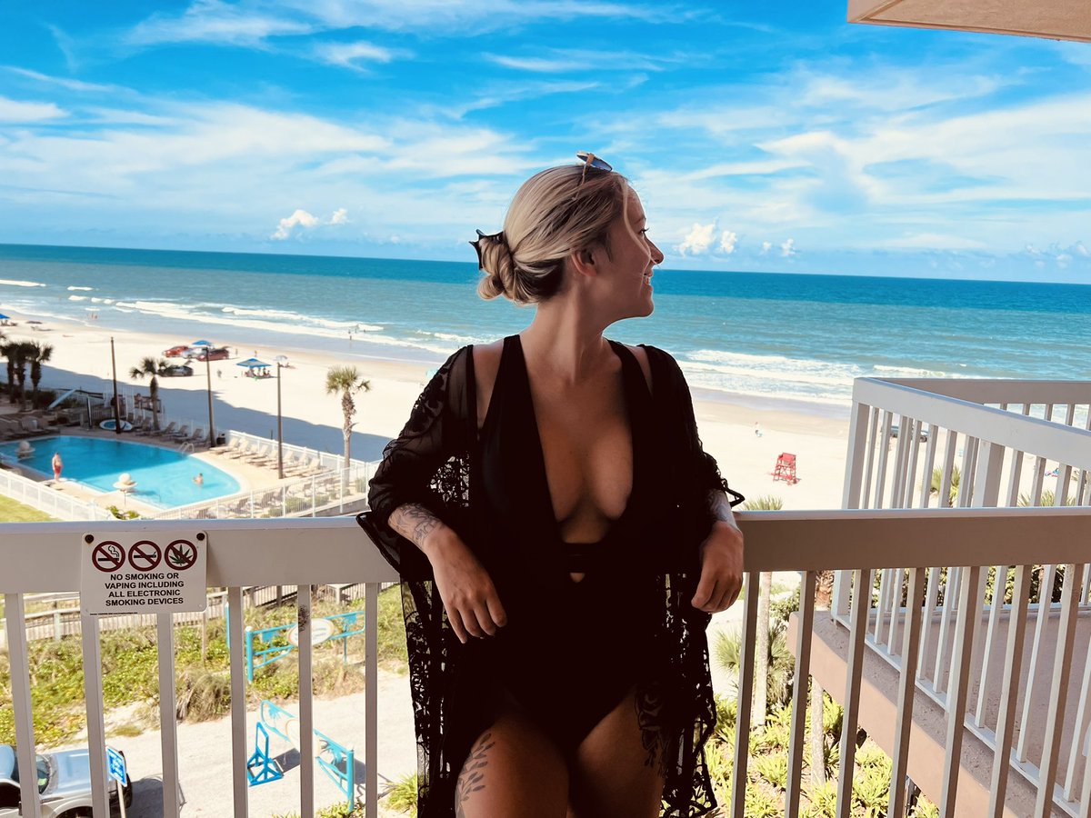 tbricks16's tweet photo. Feeling lucky on a whole other level 🥵🥰 https://t.co/Fan9YOINbc