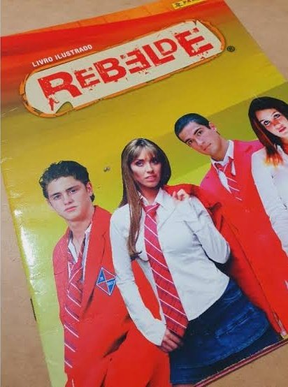 quem é o álbum de figurinhas da copa perto desse aqui??????????