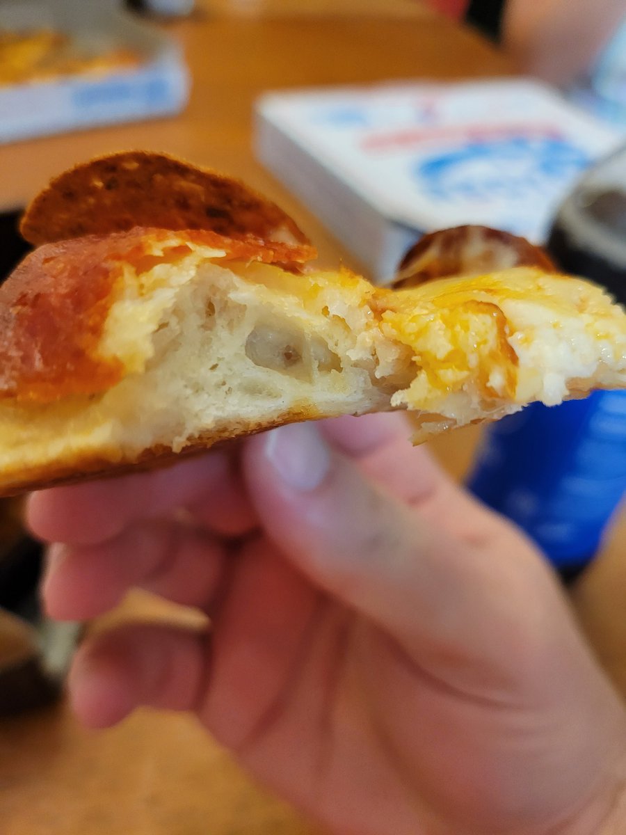 rickhosey's tweet photo. @dominos Terrible food quality tonight. Dry, no sauce, and burnt pizzas. Should have checked before I left the store. Would have left them there.:( https://t.co/eWmQpbNYGX