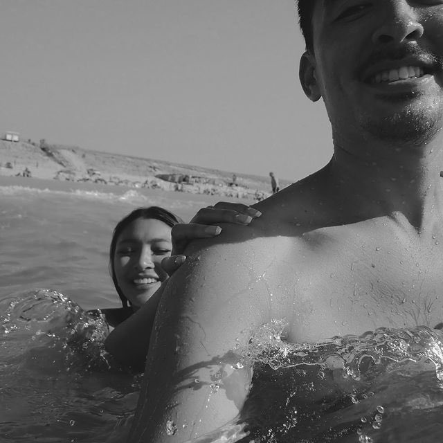 heartsayswhuut's tweet photo. awww, nadine posting chris 🤎
i miss my parents 🥲 pero i'm happy, if you're happy mum 〰️
btw, she looks gooood on her new bod https://t.co/JOzR1gUNRx