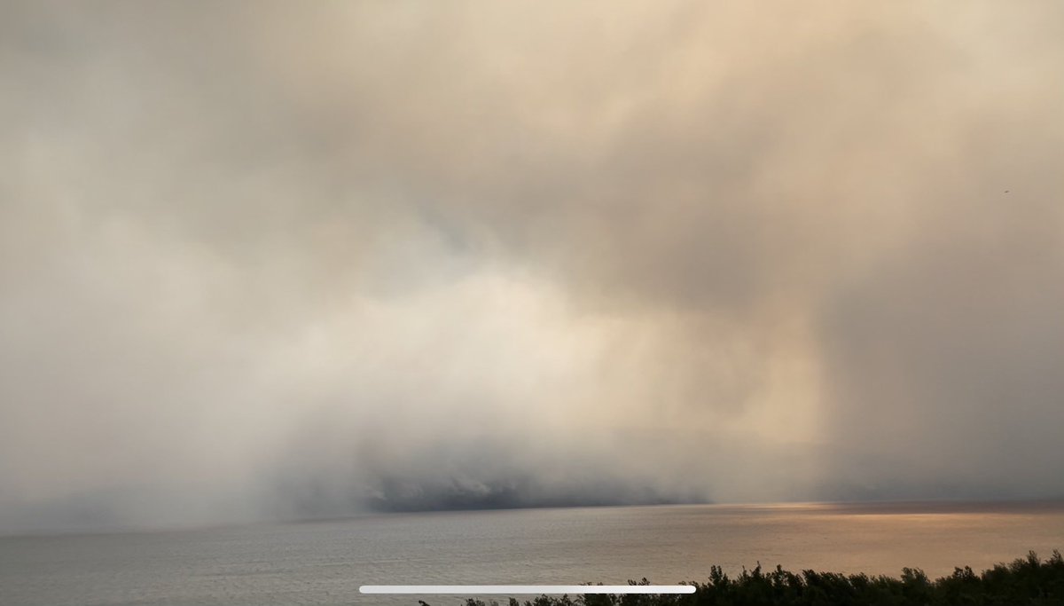 EnergeticCity's tweet photo. https://t.co/G3IdgnYB26 reporter Jordan Prentice spent the day in Hudson’s Hope and grabbed these photos of the Battleship Mountain fire.  Get updates on the fire here - https://t.co/KY50Pk1igX #bcforestfire #hudsonshope #BCwildfire https://t.co/pYV28z0uXk
