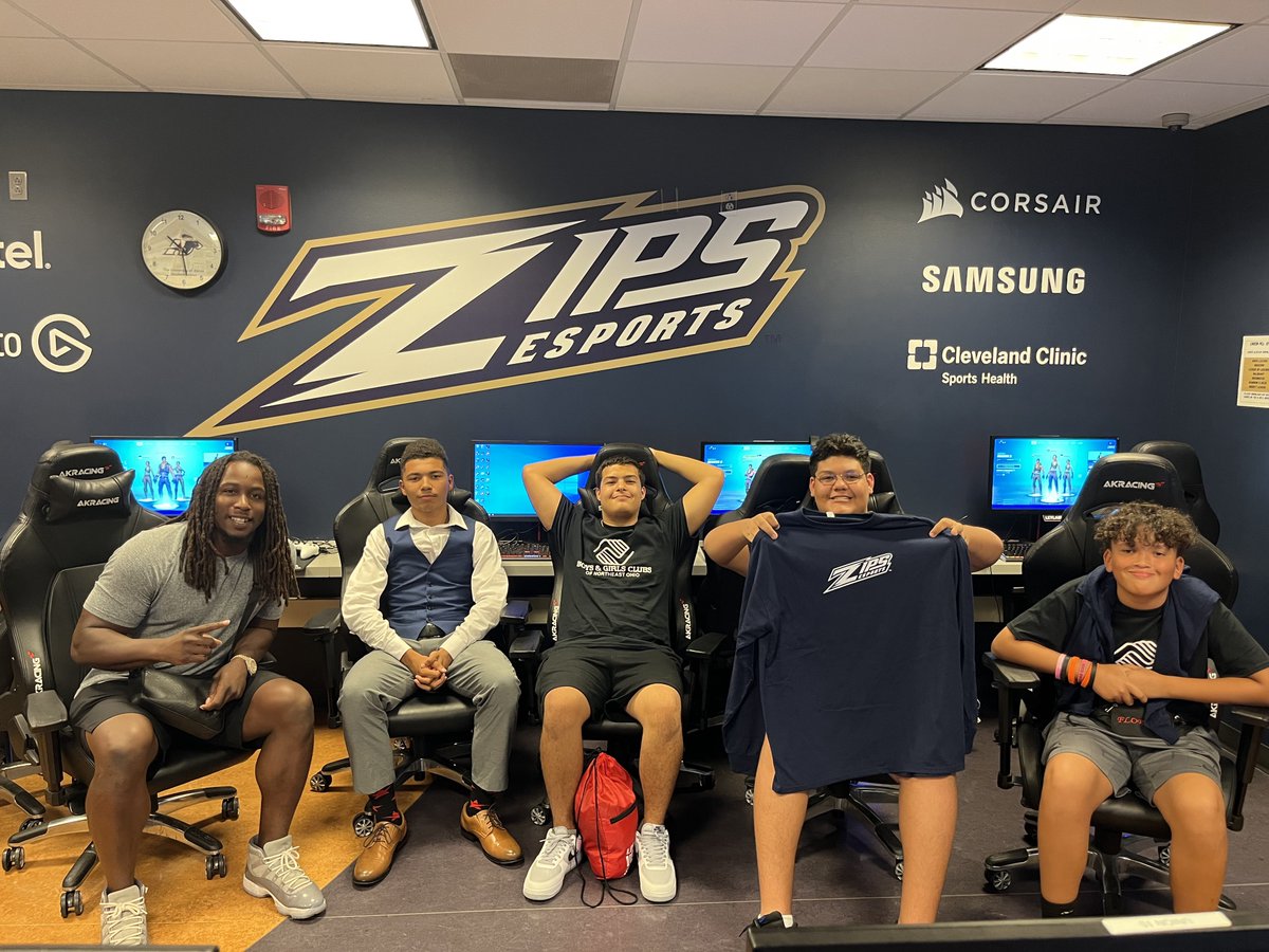 ZipsEsports's tweet photo. Congrats to Julian, Jaylin, Wilson, and Floyd for taking home the win and being the best squad from the @bgcneo of Lorain! Thank you to @Kareemhunt7 for letting us host this event! https://t.co/ZntJRSlOmK