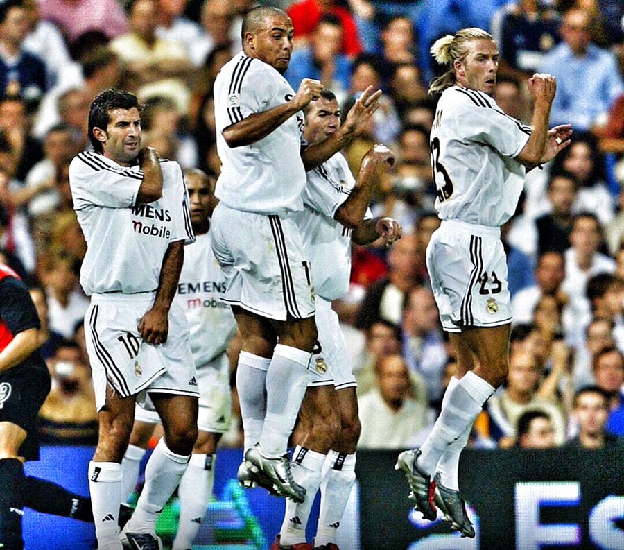 oinfofutebol's tweet photo. A barreira mais lendária da história. https://t.co/SGGOiFHAaQ