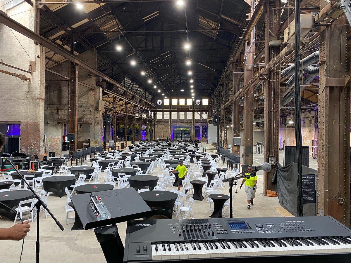 jamiehosmer's tweet photo. Great gig last night at a super cool venue with @cavanaugh_music and the #PullmanPops! #PullmanYards #Atlanta https://t.co/9xZ9WIuXr4
