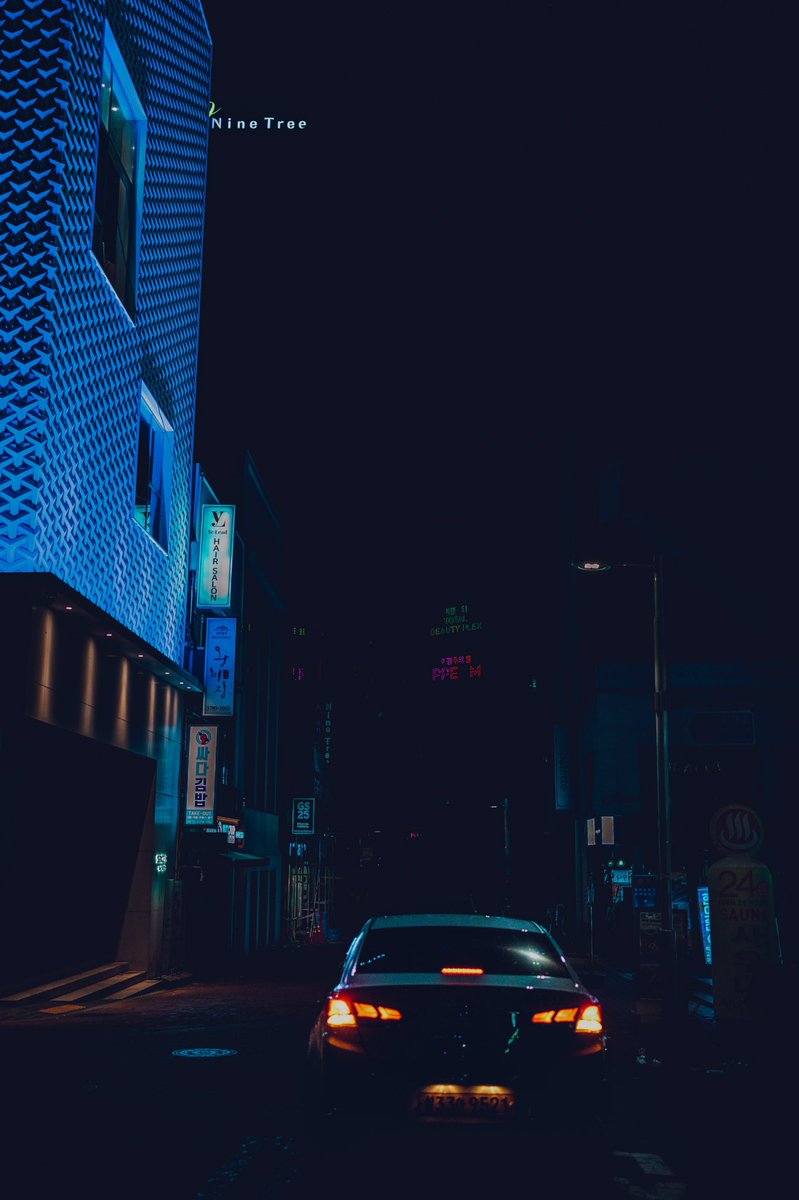 GRAVITASPHOTOS's tweet photo. “I’ve always loved the night, when everyone else is asleep and the world is all mine. It’s quiet and dark—the perfect time for creativity.” ― Jonathan Harnisc

Camera: Sony A1
Lens Used: Sony FE 35mm F1.4 GM 
Settings: Speed 1/1250 s, Aperture f/1.4, ISO 1600

#Blue https://t.co/tjtVBN4lUG