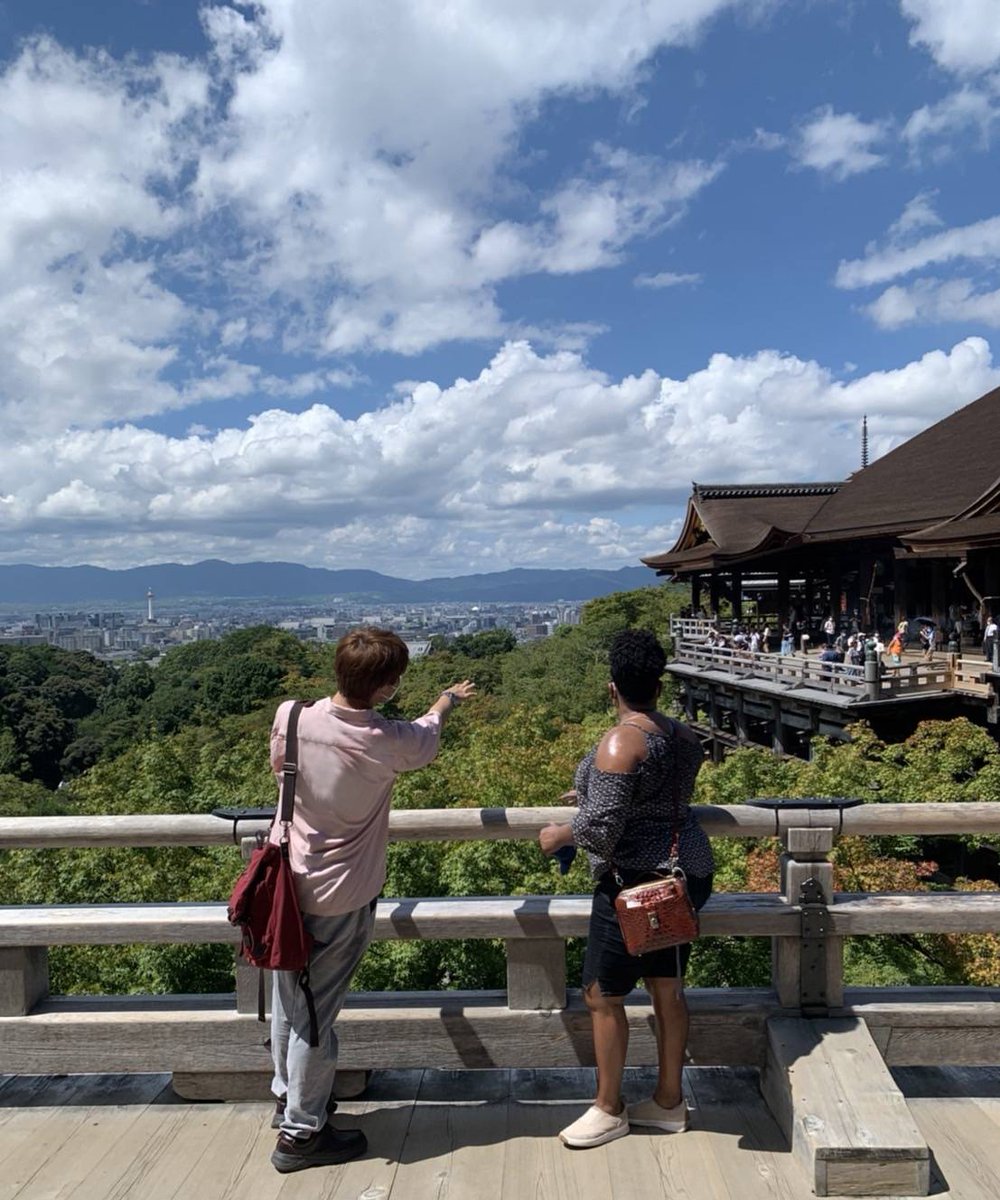 ついに初ガイド！！
僕はニ日担当し、嵐山と祇園・清水のルート。懸造りの説明中！
My first guide for foreigners!! We enjoyed traditional fishing, Japanese snacks and great spots!
#GoodSamaritanClub #kyoto #Studentguide #Volunteerguide