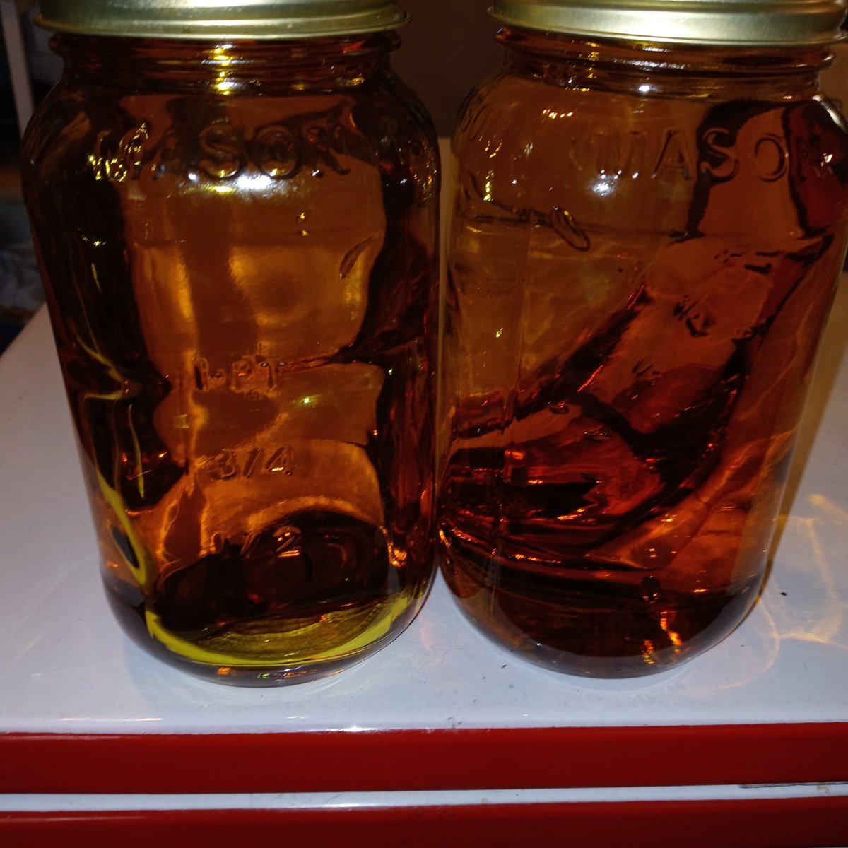 HumansSuckAss's tweet image. A kilo of fine distillate