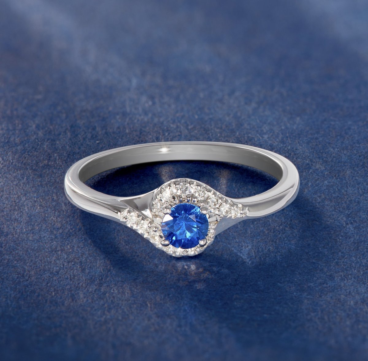 benbridgejwlr's tweet photo. The September birthstone is sapphire – a gem that's been cherished for thousands of years. Who has a September birthday? 🎂💙🥳 https://t.co/lAldSFCb92