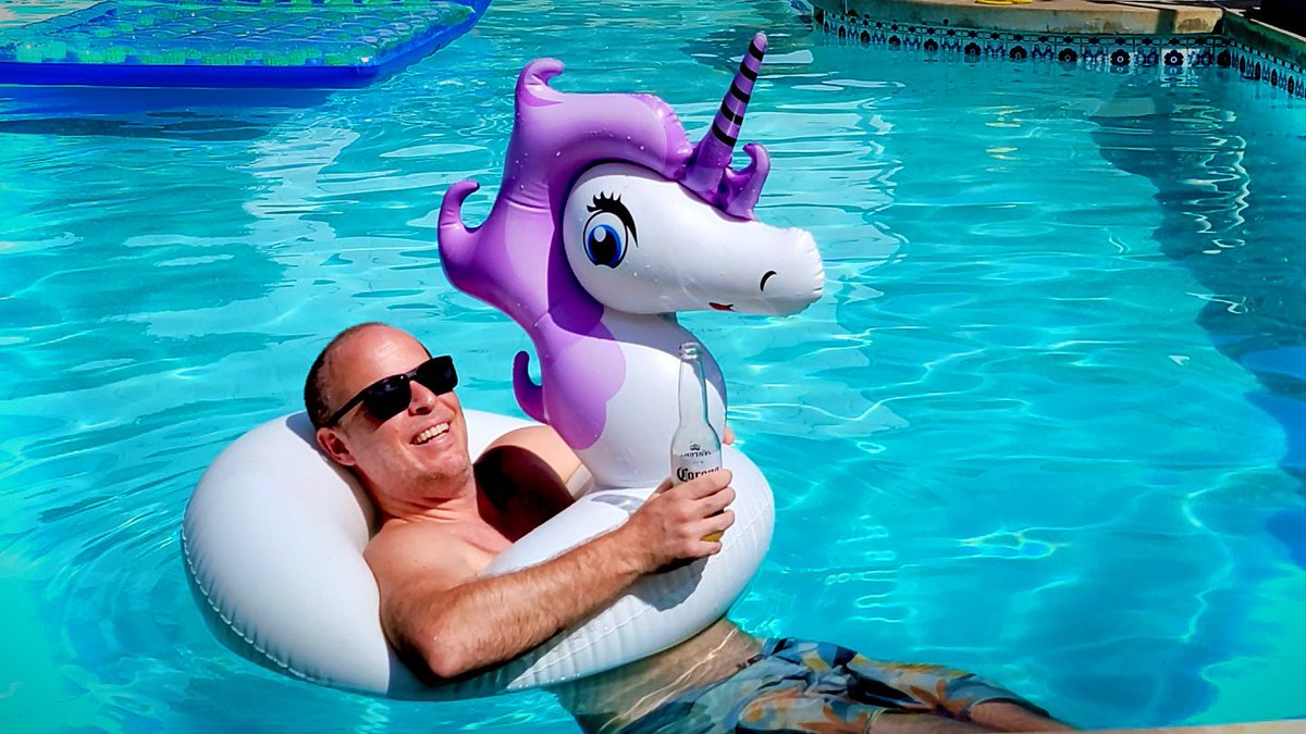 MCRidda's tweet photo. Happy Sunday Pandasโฆ I mean unicorns ๐ผโค๏ธ๐ฆ
.
#summer #pool #sandiego #mcridda #sdunion https://t.co/yK0i9lfylo