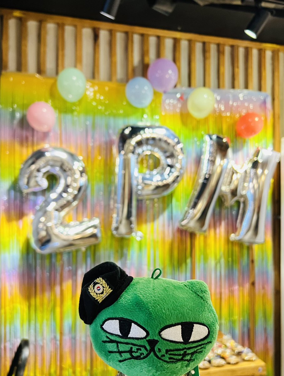 mariemerx's tweet photo. Adventures OKuting &amp; his OKcat gang yesterday at #HottestAssemblePH 
Thank you @jadeykyu for bringing my boy home 🎉

#내시간은_14년째_투피엠 #14YearsWith2PM #2PM #2PM우영 #2pmtaecyeon #taecyondoll #TAECYEON #2pmdoll #OkCat #OkTaecYeon https://t.co/D7ZaydwZQZ